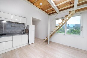 Yangyang Slowstay Pension