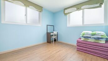 Ganghwa Paeng Namu Pension