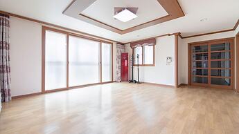 Ganghwa Paeng Namu Pension