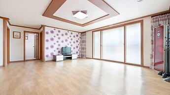 Ganghwa Paeng Namu Pension