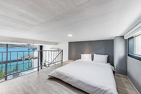 Yeosu Lastella Pension