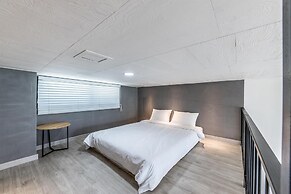 Yeosu Lastella Pension