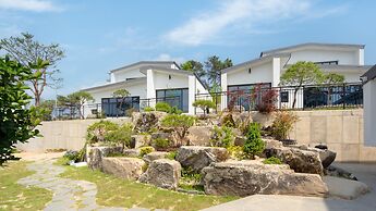 Gosung Shalala Private Pool & Spa Villa