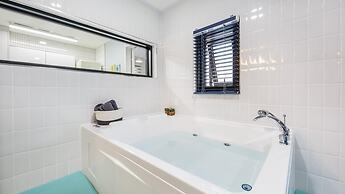 Gosung Shalala Private Pool & Spa Villa