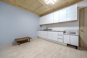 Goseong Jjun Camping Pension