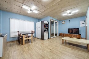 Goseong Jjun Camping Pension