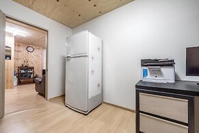 Goseong Jjun Camping Pension