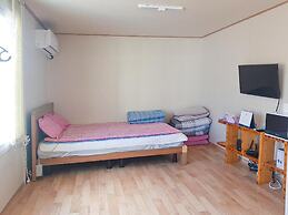 Goseong Jjun Camping Pension