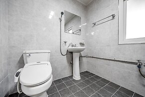 Goseong Jjun Camping Pension