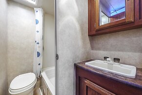 Goseong Jjun Camping Pension