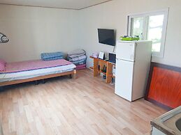 Goseong Jjun Camping Pension