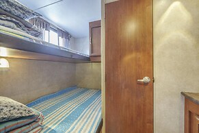 Goseong Jjun Camping Pension