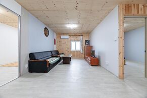 Goseong Jjun Camping Pension