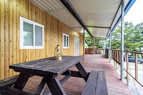 Goseong Jjun Camping Pension