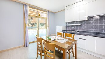 Goseong Gamnamu Pension