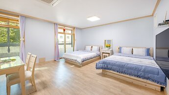 Goseong Gamnamu Pension