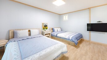 Goseong Gamnamu Pension