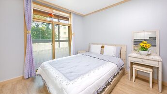 Goseong Gamnamu Pension