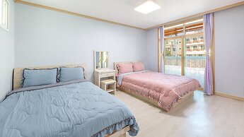 Goseong Gamnamu Pension