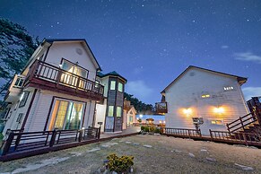 Gangnueng Gadunji Pension