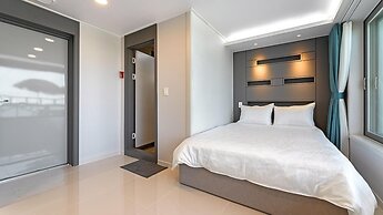 Gangneung Badauibyeol Pension