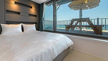 Gangneung Badauibyeol Pension