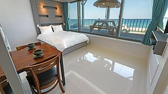 Gangneung Badauibyeol Pension