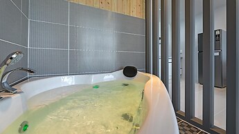 Gangneung Badauibyeol Pension