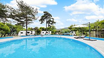 Gapeyong Donghwa Caravan