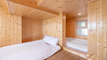 Gyeongju Gamposole Pension