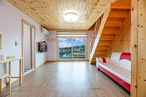 Gyeongju Gamposole Pension