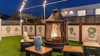 Gapyeong Dangdangi Pet Poolvilla Blue