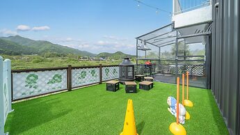 Gapyeong Dangdangi Pet Poolvilla Blue