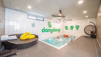 Gapyeong Dangdangi Pet Poolvilla Blue