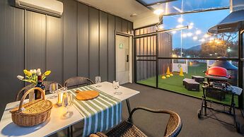 Gapyeong Dangdangi Pet Poolvilla Blue