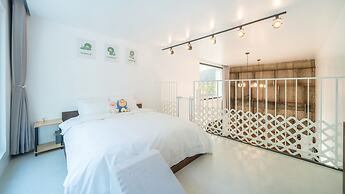 Gapyeong Dangdangi Pet Poolvilla Blue