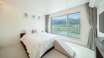 Gapyeong Dangdangi Pet Poolvilla Blue