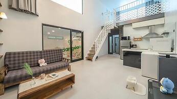 Gapyeong Dangdangi Pet Poolvilla Blue