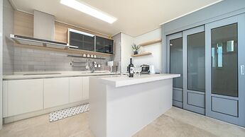 Tongyoung Sagaejeol Pension