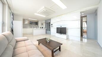 Tongyoung Sagaejeol Pension