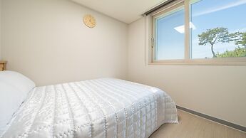 Tongyoung Sagaejeol Pension