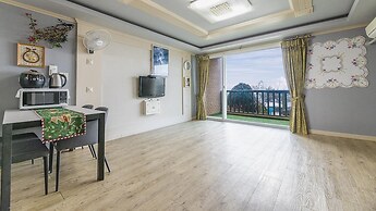 Ganghwa Badatgashimteo Pension