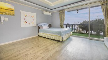 Ganghwa Badatgashimteo Pension