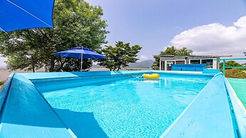 Ganghwa Badatgashimteo Pension