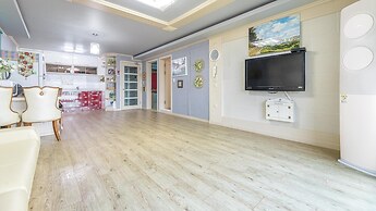 Ganghwa Badatgashimteo Pension