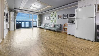 Ganghwa Badatgashimteo Pension