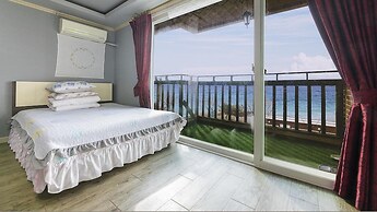 Ganghwa Badatgashimteo Pension