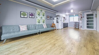 Ganghwa Badatgashimteo Pension