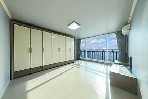 Ganghwa Badatgashimteo Pension