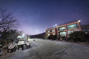 Ganghwa Badatgashimteo Pension